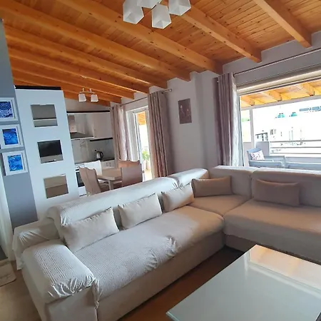 Alvin & Sarandë