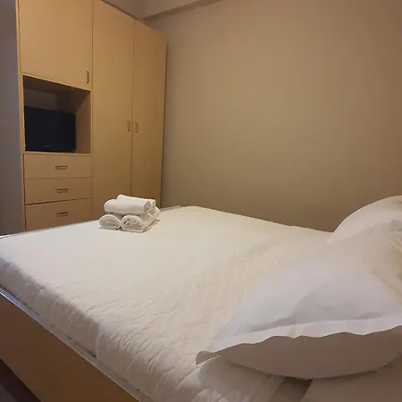 Alvin & Hotel