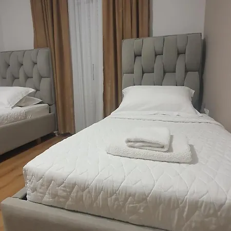 Alvin & Sarandë